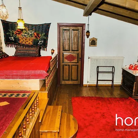 Mont Parnasse Traditional Homm In 10ppl Villa Lílaia