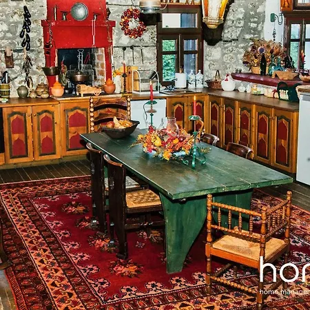 Mont Parnasse Traditional Homm In 10ppl Villa *