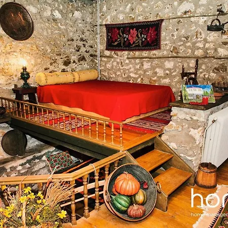 Mont Parnasse Traditional Homm In 10ppl Villa