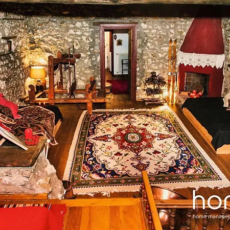 Villa Mont Parnasse Traditional Homm In 10ppl Lílaia