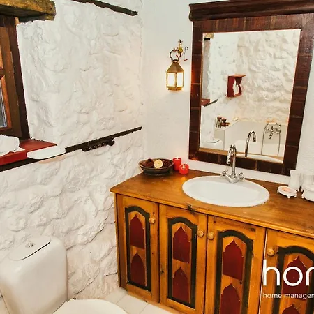 Mont Parnasse Traditional Homm In 10ppl Villa
