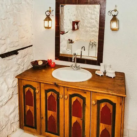 Mont Parnasse Traditional Homm In 10ppl Villa *
