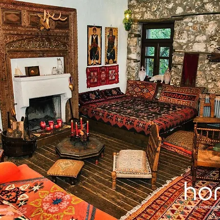 Mont Parnasse Traditional Homm In 10ppl