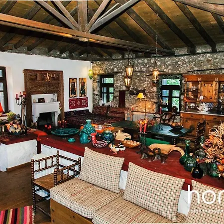 Mont Parnasse Traditional Homm In 10ppl Villa *