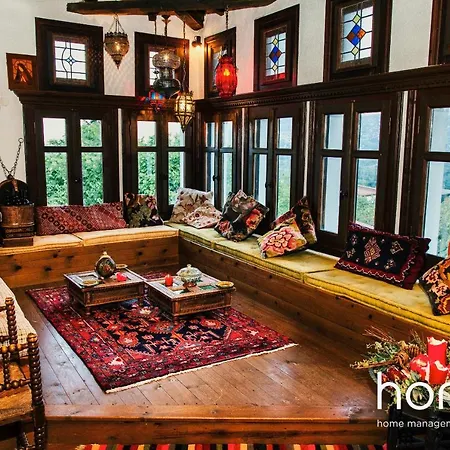 Mont Parnasse Traditional Homm In 10ppl Villa